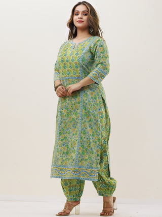 Gazal Amyra Set Of Kurta Pants Dupatta