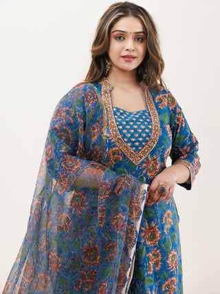 Gazal Ruhani Set Of Kurta Pants Dupatta