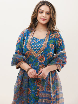 Gazal Ruhani Set Of Kurta Pants Dupatta