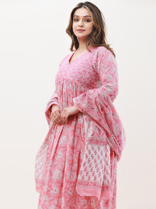 Gazal Prerna Set Of Anarkali Pants Dupatta