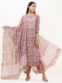Umang Tabasum Set Of Kurta Pants Dupatta