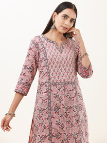 Umang Tabasum Set Of Kurta Pants Dupatta
