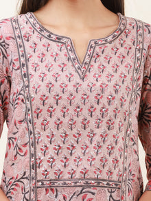 Umang Tabasum Set Of Kurta Pants Dupatta