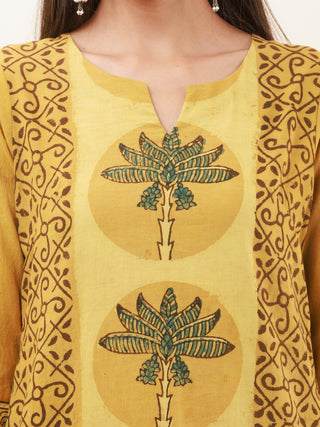 Ajrakh Pari Set Of Kurta Pants Dupatta