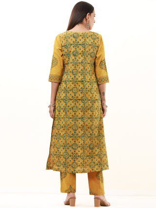 Ajrakh Pari Set Of Kurta Pants Dupatta