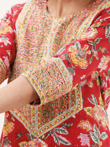 Umang Sonia Set Of Kurta Pants Dupatta