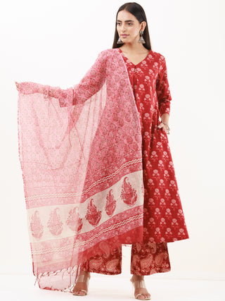 Umang Dia Set Of Kurta Pants Dupatta