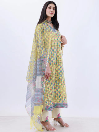 Roz Amisha Set Of Kurta Pants Kota Doria Dupatta