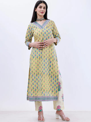 Roz Amisha Set Of Kurta Pants Kota Doria Dupatta