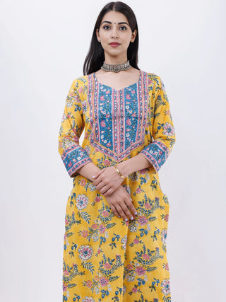 Roz Saima Set Of Kurta Pants Dupatta