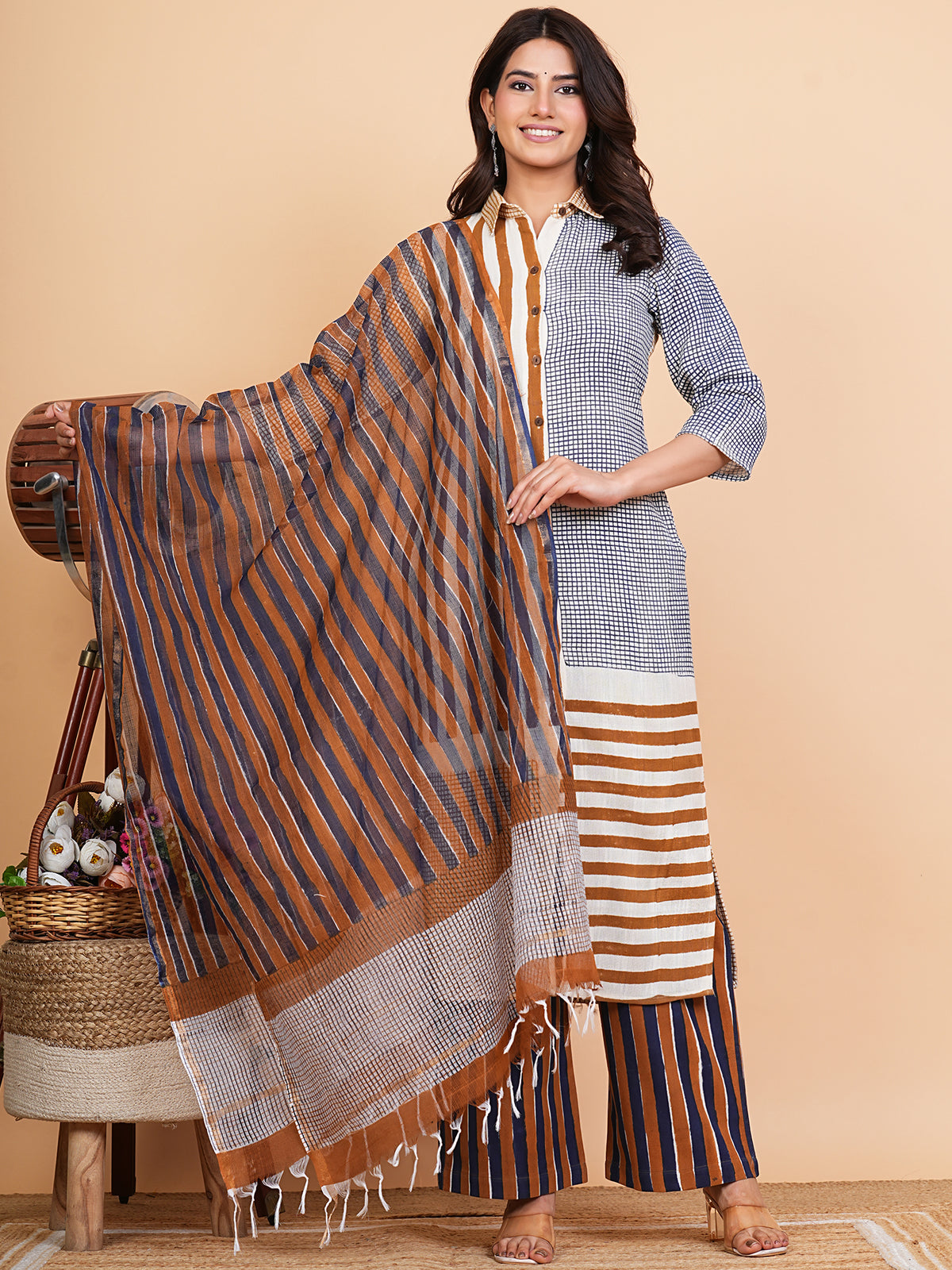 Roz Muskaan Set Of Cotton Slub Kurta Pants Kota Doria Dupatta