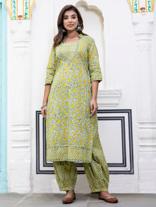 Jashn Sameera Set Of Kurta Salwar Pants Dupatta