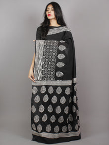 Black White Hand Block Printed Cotton Mul Saree - S031701353