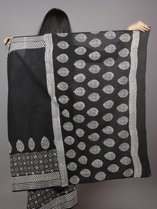 Black White Hand Block Printed Cotton Mul Saree - S031701353