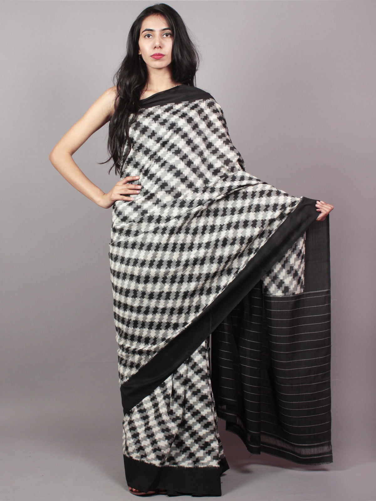 Black Ivory Grey Double Ikat Handwoven Pochampally Mercerized Cotton Saree - S031701542