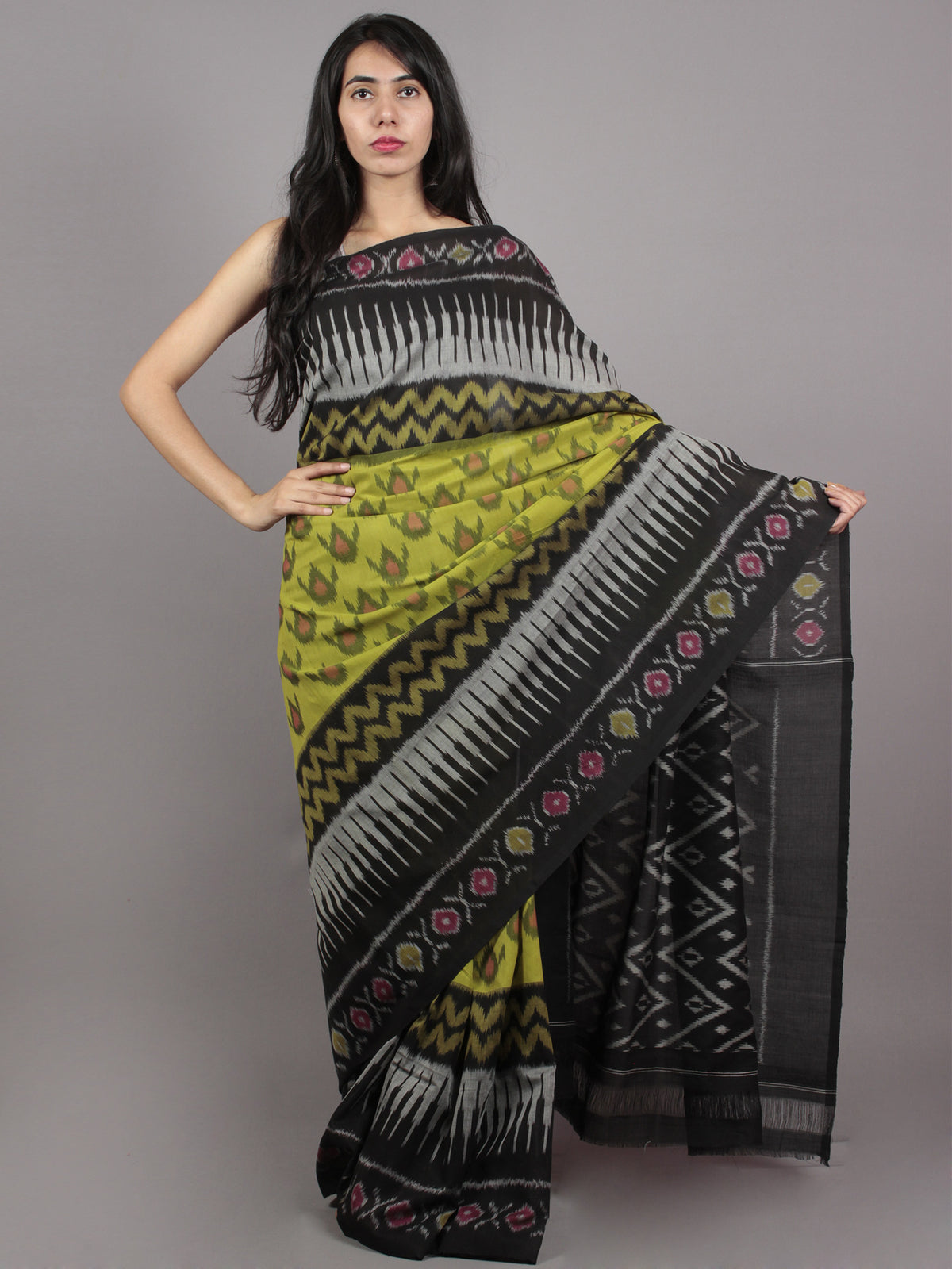 Green Black Grey Multi Color Ikat Handwoven Pochampally Mercerized Cotton Saree - S031701639