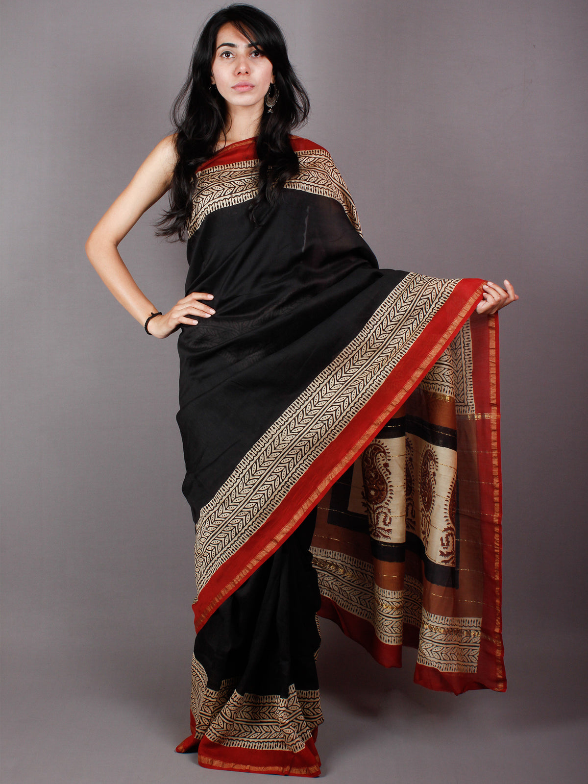 Black Beige Red Hand Putai & Hand Block Printed Bagru Chanderi Saree  - S03170472