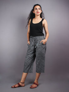 Grey Hand Block Printed Elasticated Waist Capri - C0267016