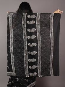 Black White Grey Hand Block Printed in Cotton Mul Saree - S031701776