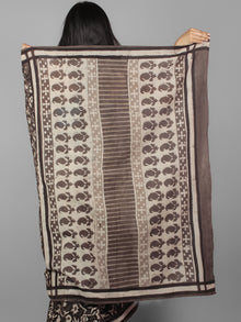 Kashish Ivory Black Bagru Dabu Hand Block Printed in Cotton Mul Saree - S031701963