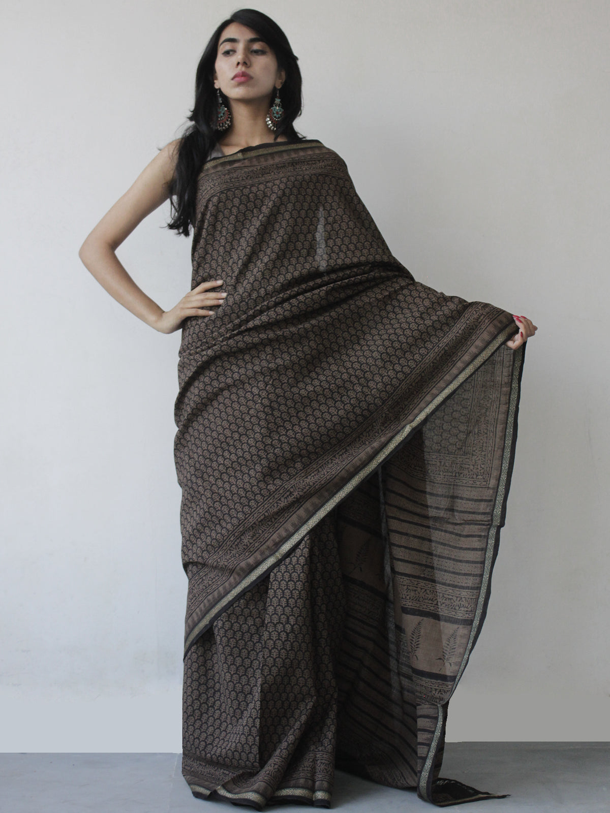 Black Kashish Grey Handloom cotton Hand Block Printed Handloom Saree in Natural Dyes - S031702509