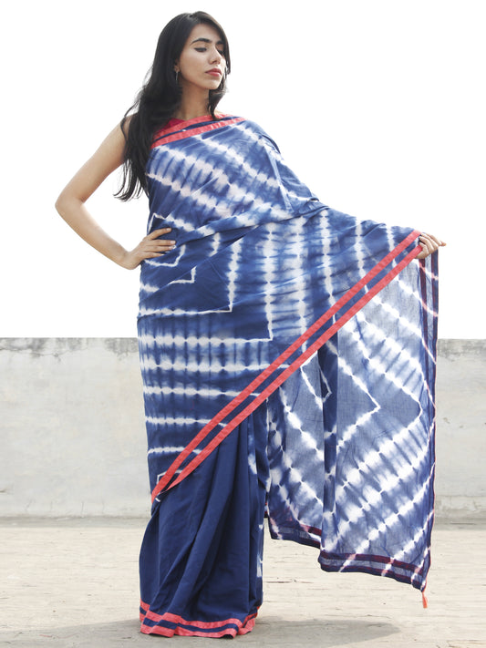 Indigo White Hand Shibori Dyed Saree With Peach Border & Tassels - S031702562