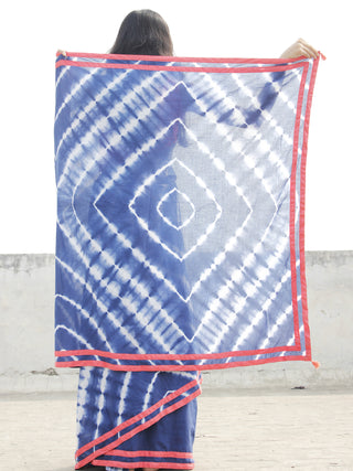 Indigo White Hand Shibori Dyed Saree With Peach Border & Tassels - S031702562