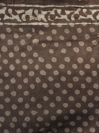 Beige White Dabu Cotton Hand Block Printed Saree - S03170369