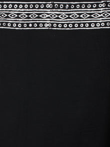 Black White Cotton Hand Block Printed Saree in Natural Colors - S03170526