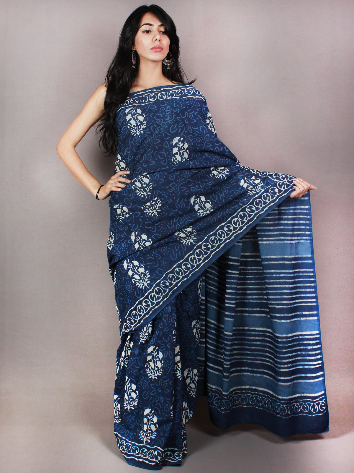 Indigo White Blue Hand Block Printed in Cotton Mul Saree - S03170725