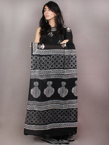Black White Hand Block Printed in Natural Colors Cotton Mul Saree - S03170793