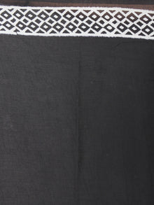 Black White Hand Block Printed in Natural Colors Cotton Mul Saree - S03170793