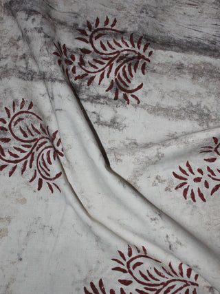 Off White Maroon Hand Block Printed Cotton Cambric Fabric Per Meter - F0916428