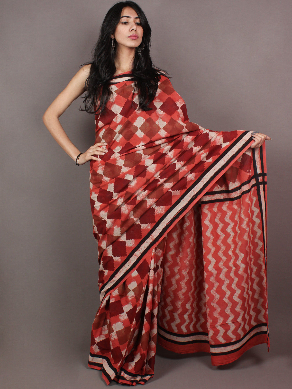 Red White Maroon Pink Bagru Dabu Hand Block Printed in Cotton Mul Saree - S03170862