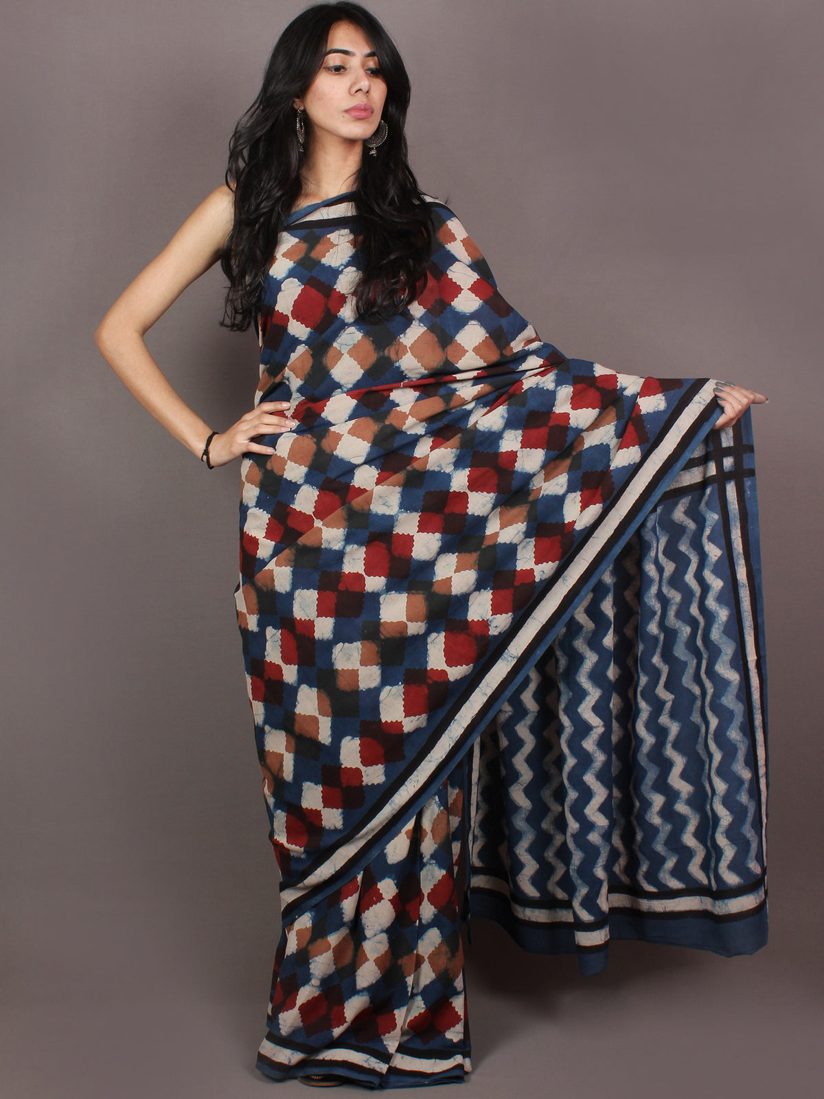 Indigo White Maroon Bagru Dabu Hand Block Printed in Cotton Mul Saree - S03170878