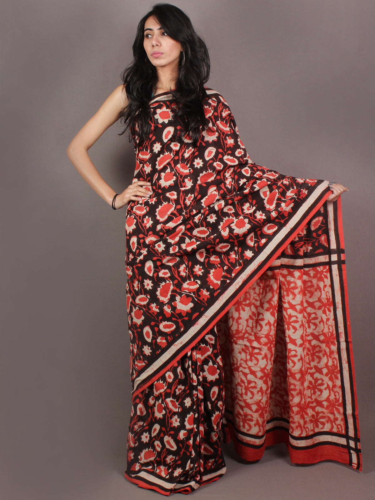 Black Red White Bagru Dabu Hand Block Printed in Cotton Mul Saree - S03170897