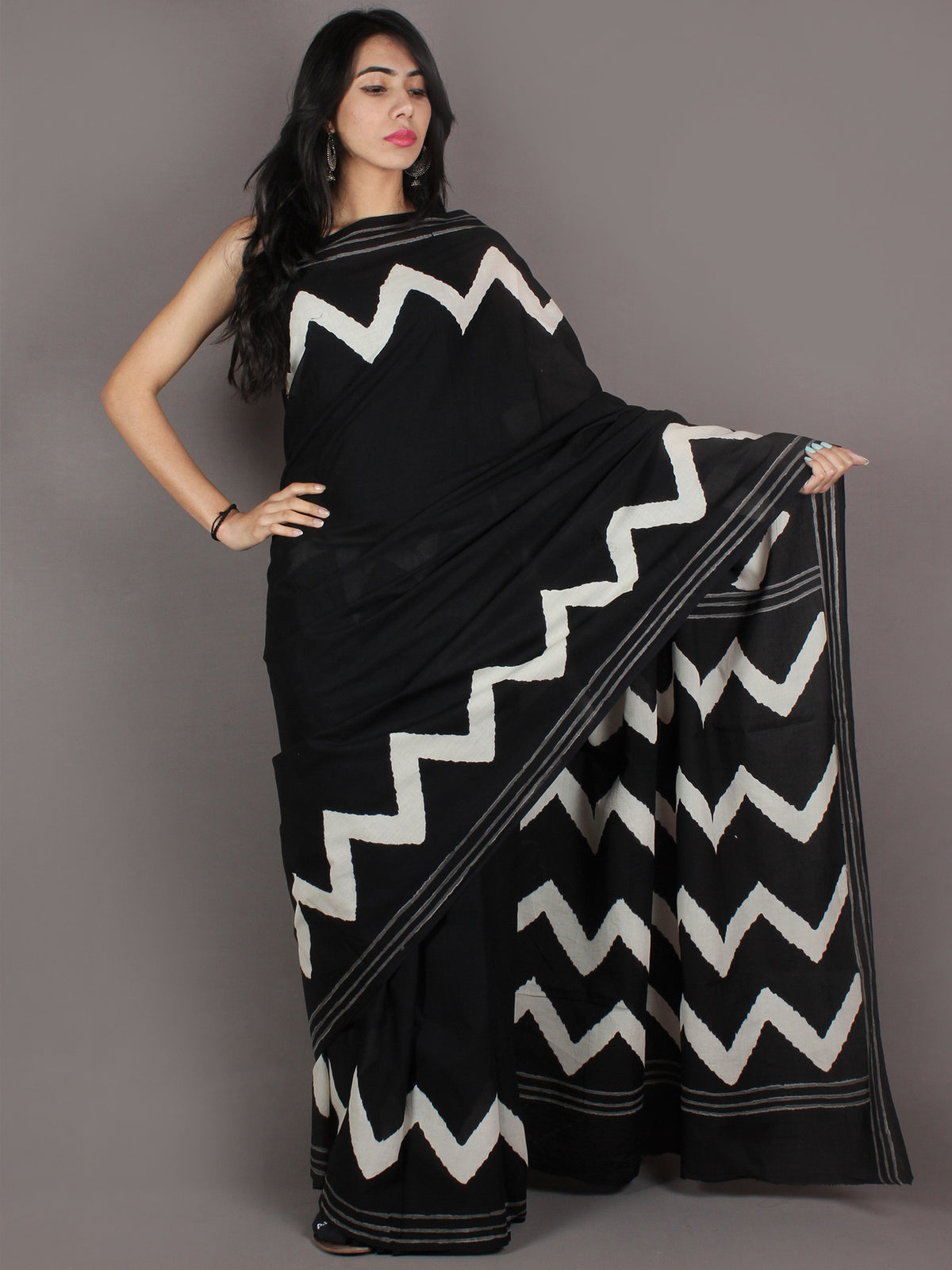 Black White Grey Hand Block Printed in Natural Colors Cotton Mul Saree - S03170916