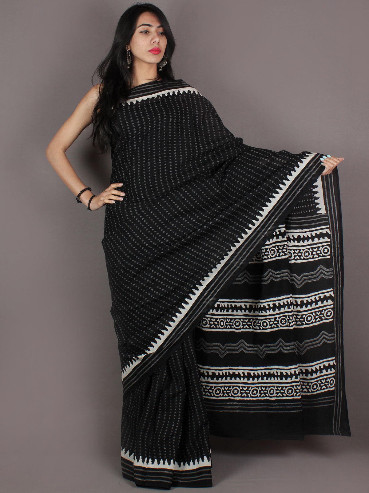 Black Grey White Hand Block Printed in Natural Colors Cotton Mul Saree - S03170927