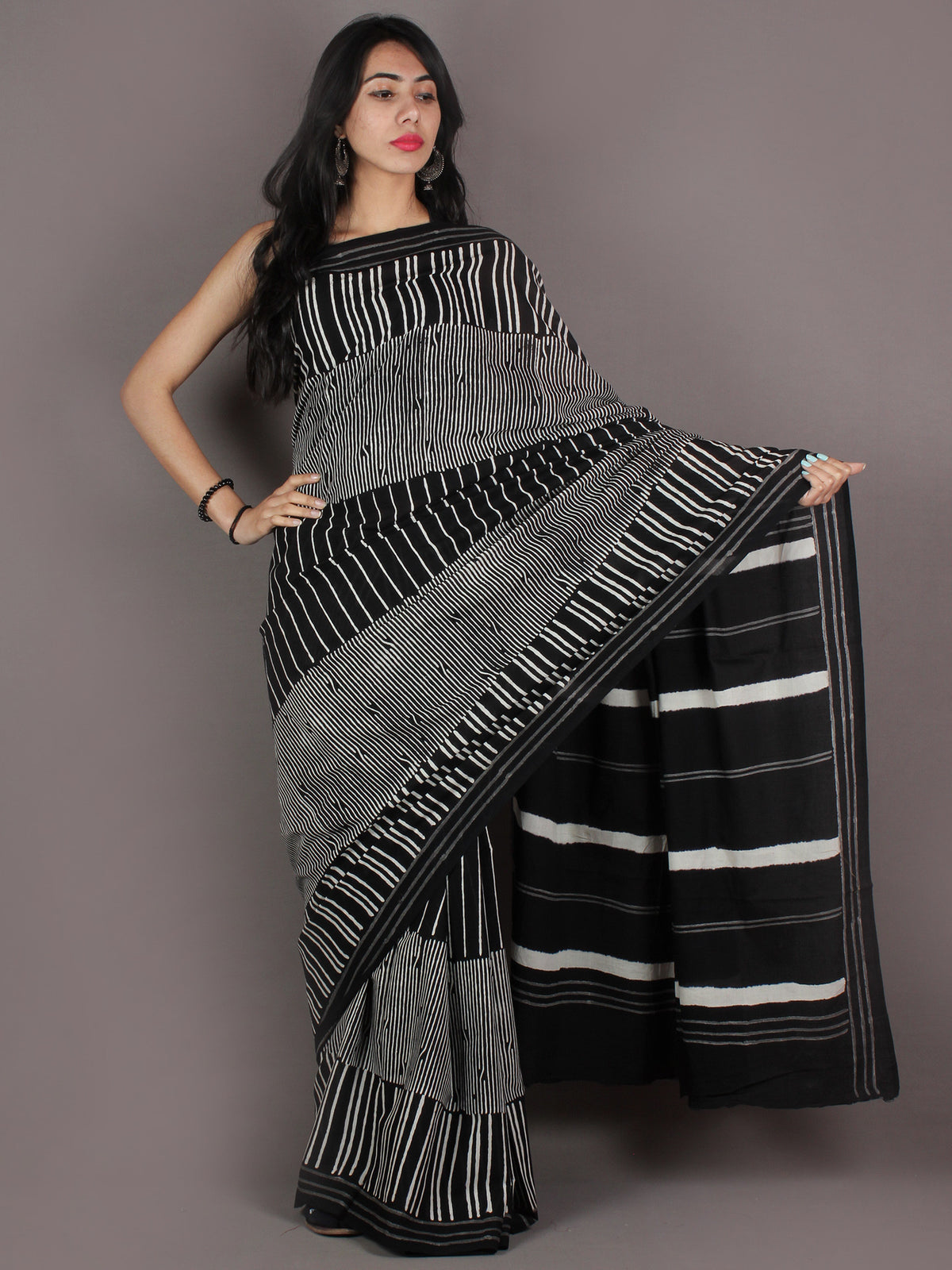 Black White Grey Hand Block Printed in Natural Colors Cotton Mul Saree - S03170929