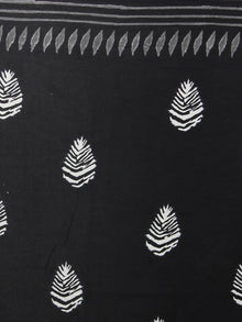 Black White Grey Hand Block Printed in Natural Colors Cotton Mul Saree - S03170933