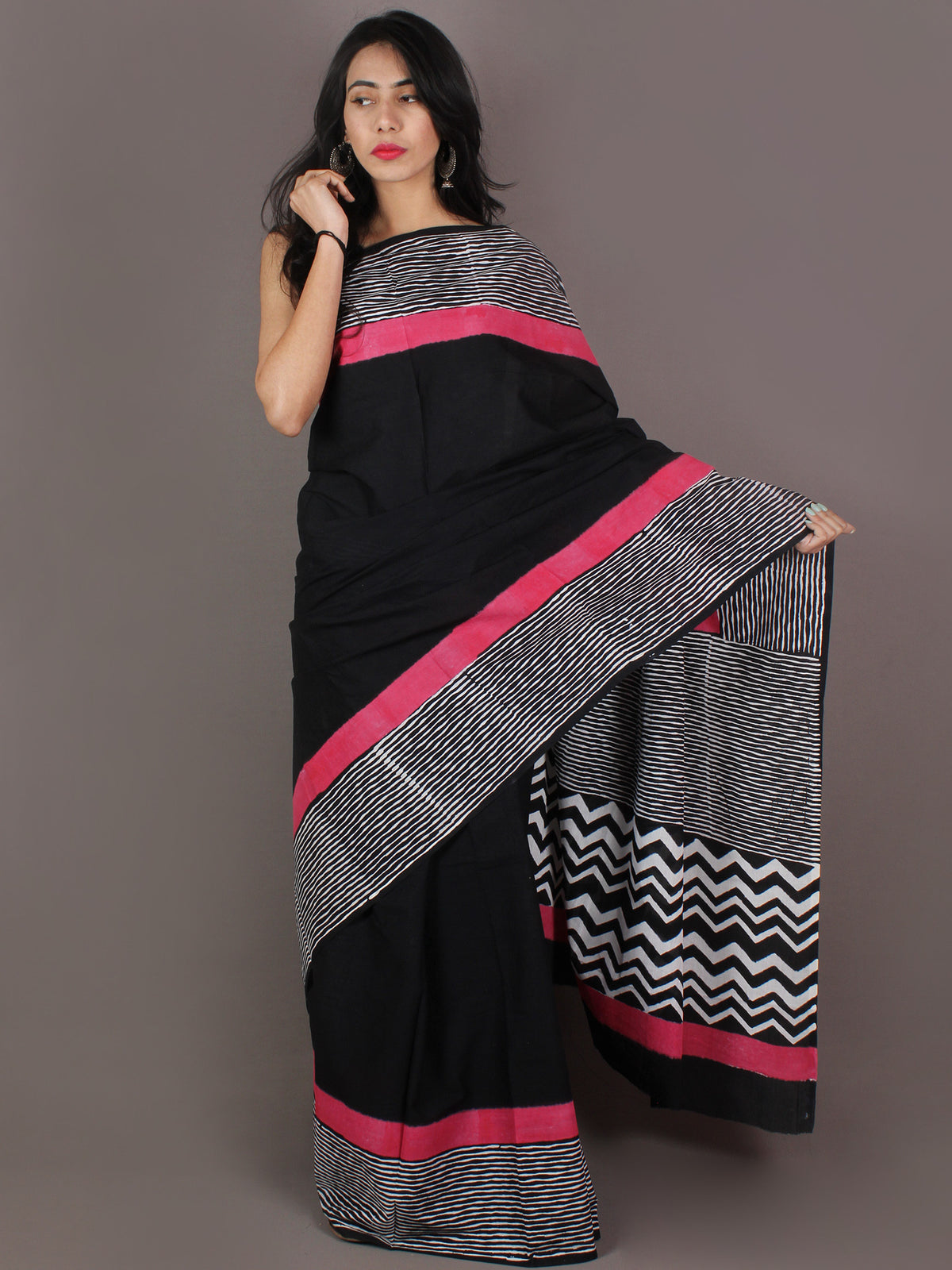 Black White Pink Hand Block Printed in Cotton Mul Saree - S03170986