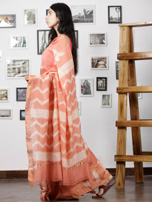 Peach White Chanderi Silk Hand Shibori Dyed Saree With Geecha Border - S031702940