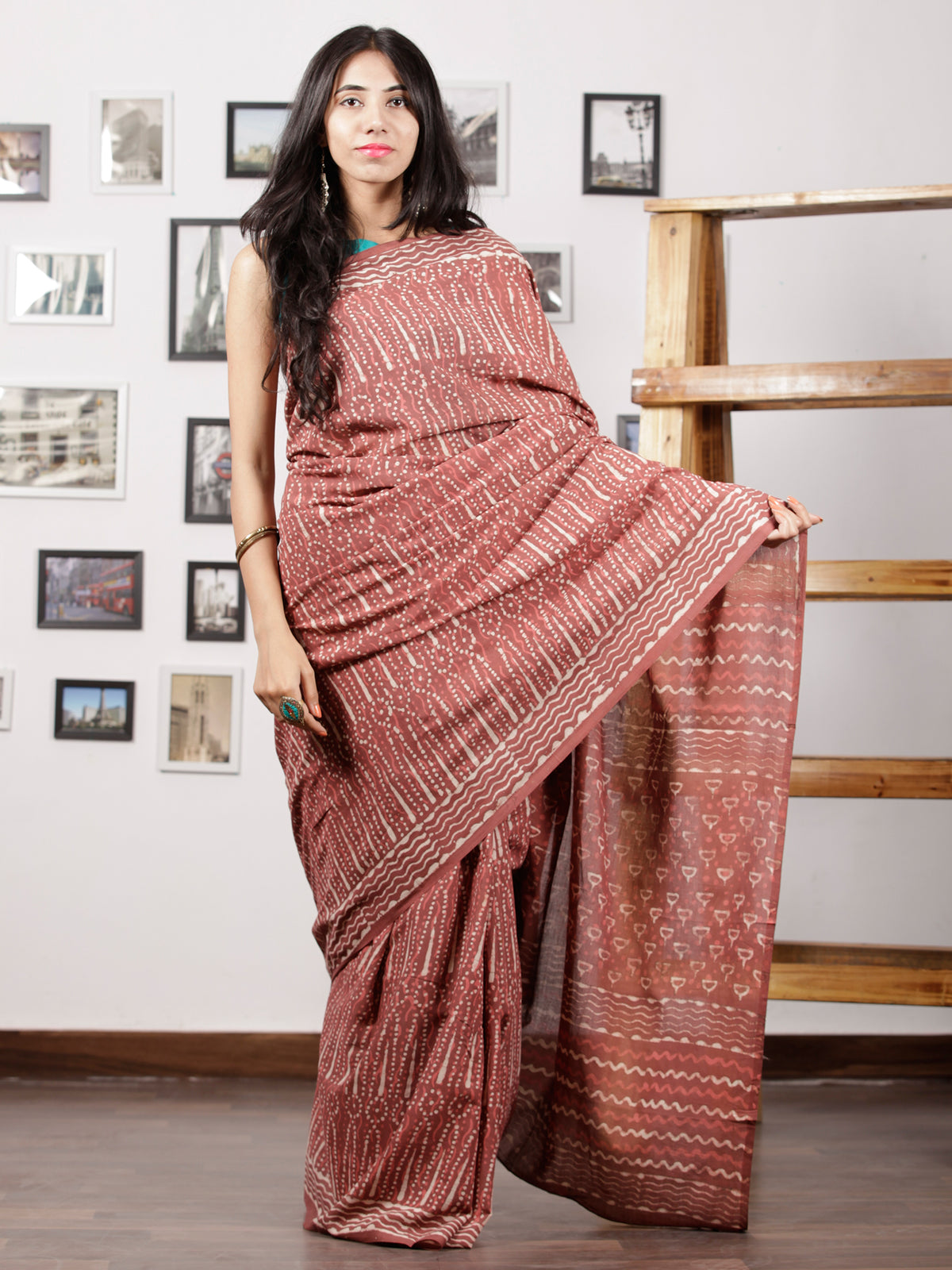 Rosewood Pink White Hand Block Printed Cotton Mul Saree - S031702967