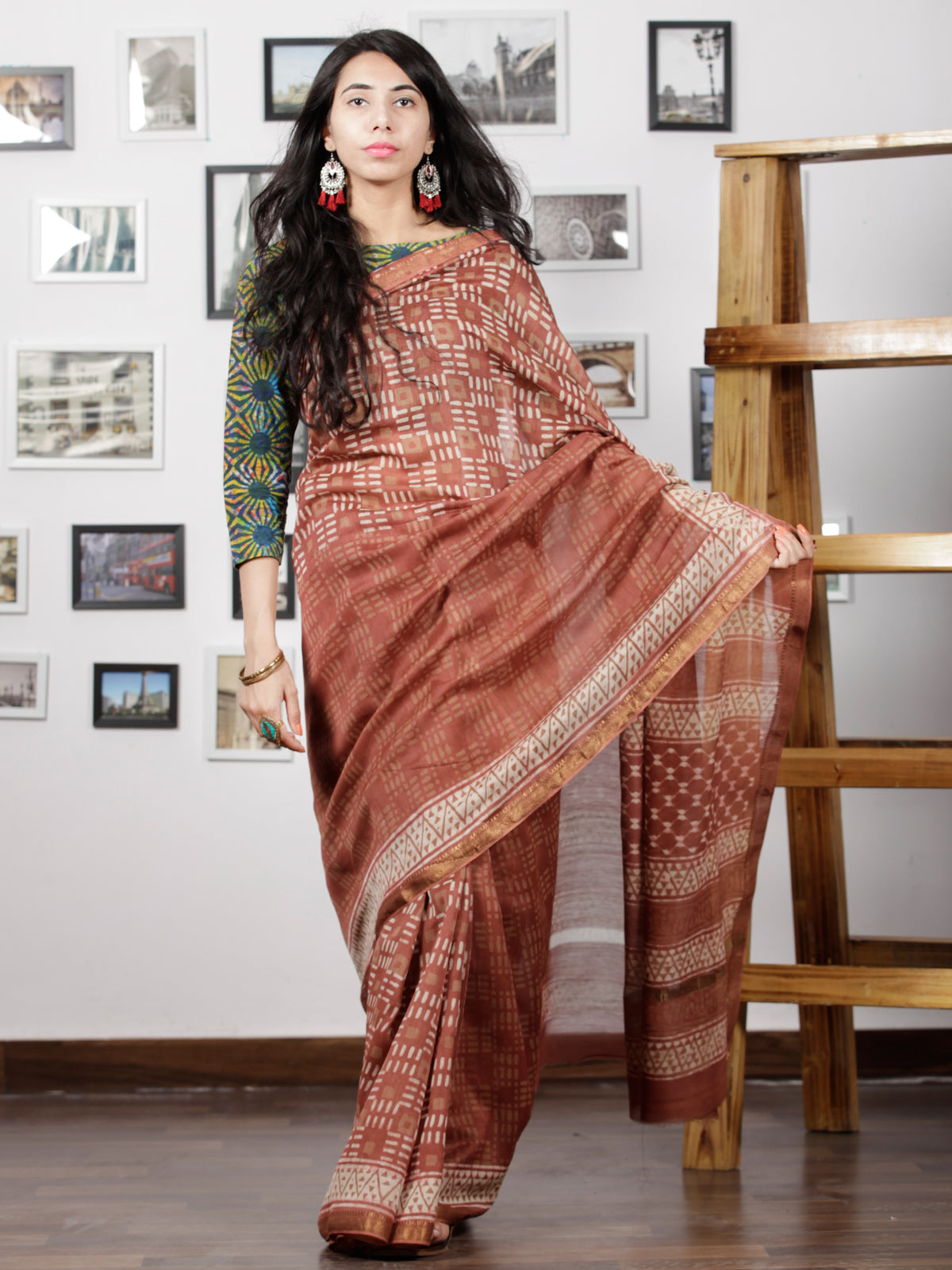 Rosewood Ivory Maheshwari Silk Hand Block Printed Saree With Zari Border - S031702944