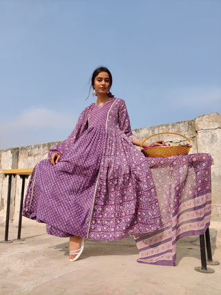 Jamni Zohra Set Of Anarkali Pants Dupatta