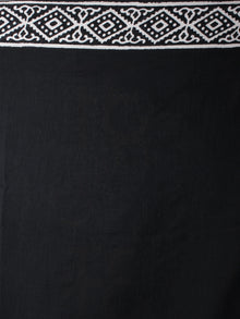 Black Red Cotton Hand Block Printed Saree - S03170368