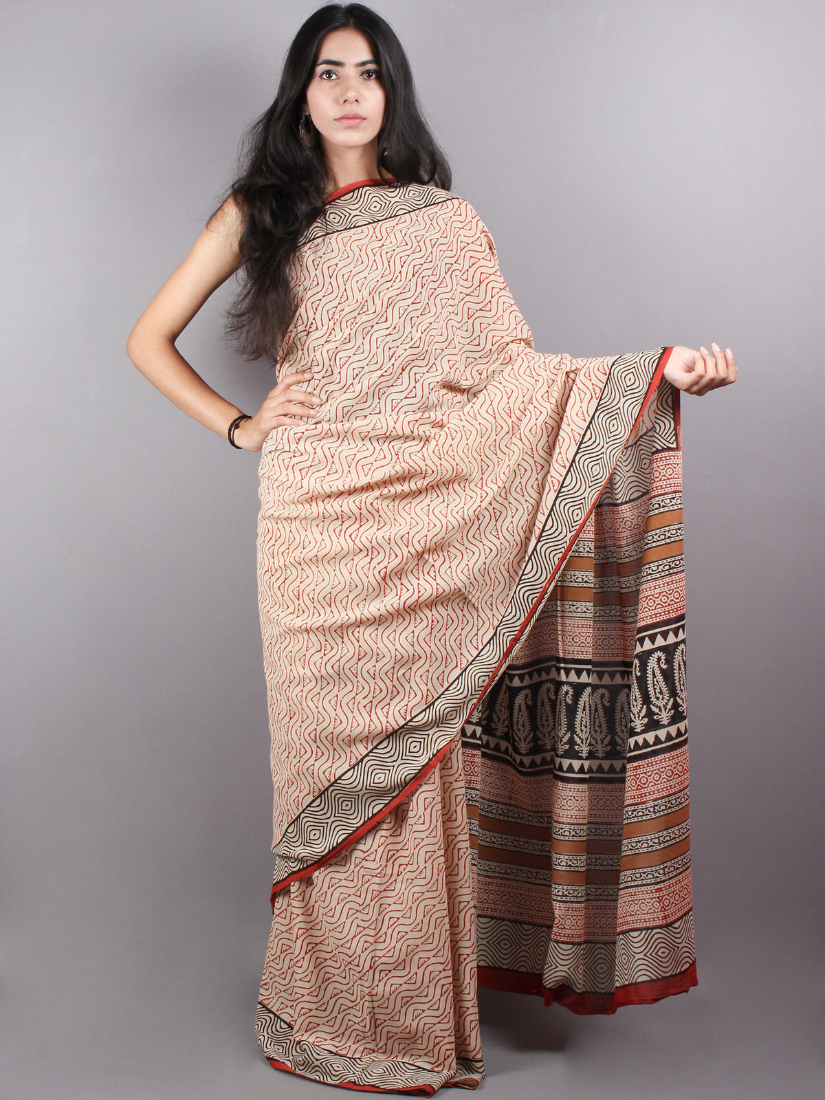 Beige Red Cotton Hand Block Printed Saree - S03170161