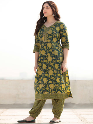 Zohra Nasreen - Set of Straight Kurta Salwar & Dupatta - KS50B2520D