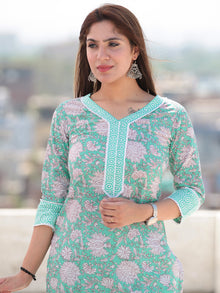 Nayab Nazmil - Set of Kurta Salwar Pants & Dupatta - KS50E2550D