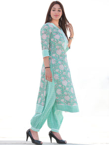 Nayab Nazmil - Set of Kurta Salwar Pants & Dupatta - KS50E2550D